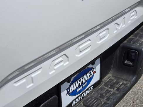 Used 2020 Toyota Tacoma SR RWD image 10