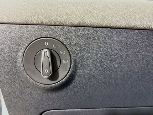 New 2026 Volkswagen Taos SEL AWD/4WD image 10