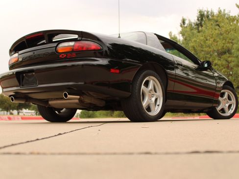 Used 1999 Chevrolet Camaro Z28 w/ SS Performance/Appearance Pkg RWD image 16