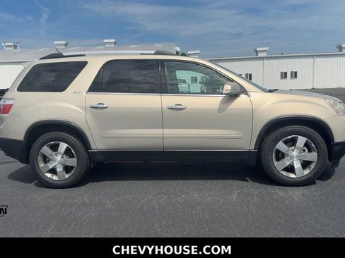 Used 2011 GMC Acadia SLT FWD image 2