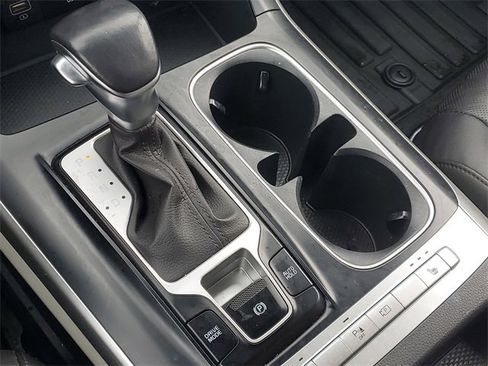 Used 2024 Kia Carnival LX image 27