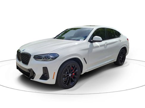 Used 2024 BMW X4 xDrive30i w/ M Sport Package AWD/4WD image 2