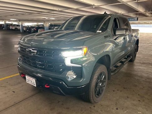 Used 2026 Chevrolet Silverado 1500 LT Trail Boss w/ LPO, Dark Essentials Package AWD/4WD image 4