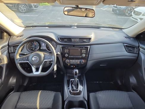 Used 2017 Nissan Rogue S AWD/4WD image 10