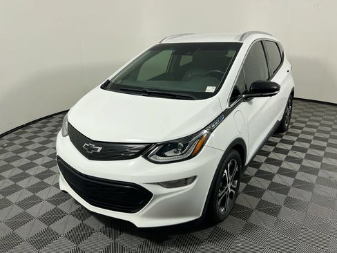Used 2020 Chevrolet Bolt Premier w/ Infotainment Package FWD image 7