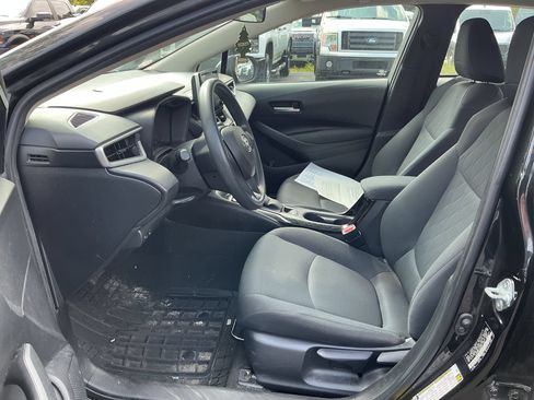 Used 2021 Toyota Corolla LE FWD image 5