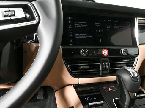 Used 2026 Porsche Macan image 12