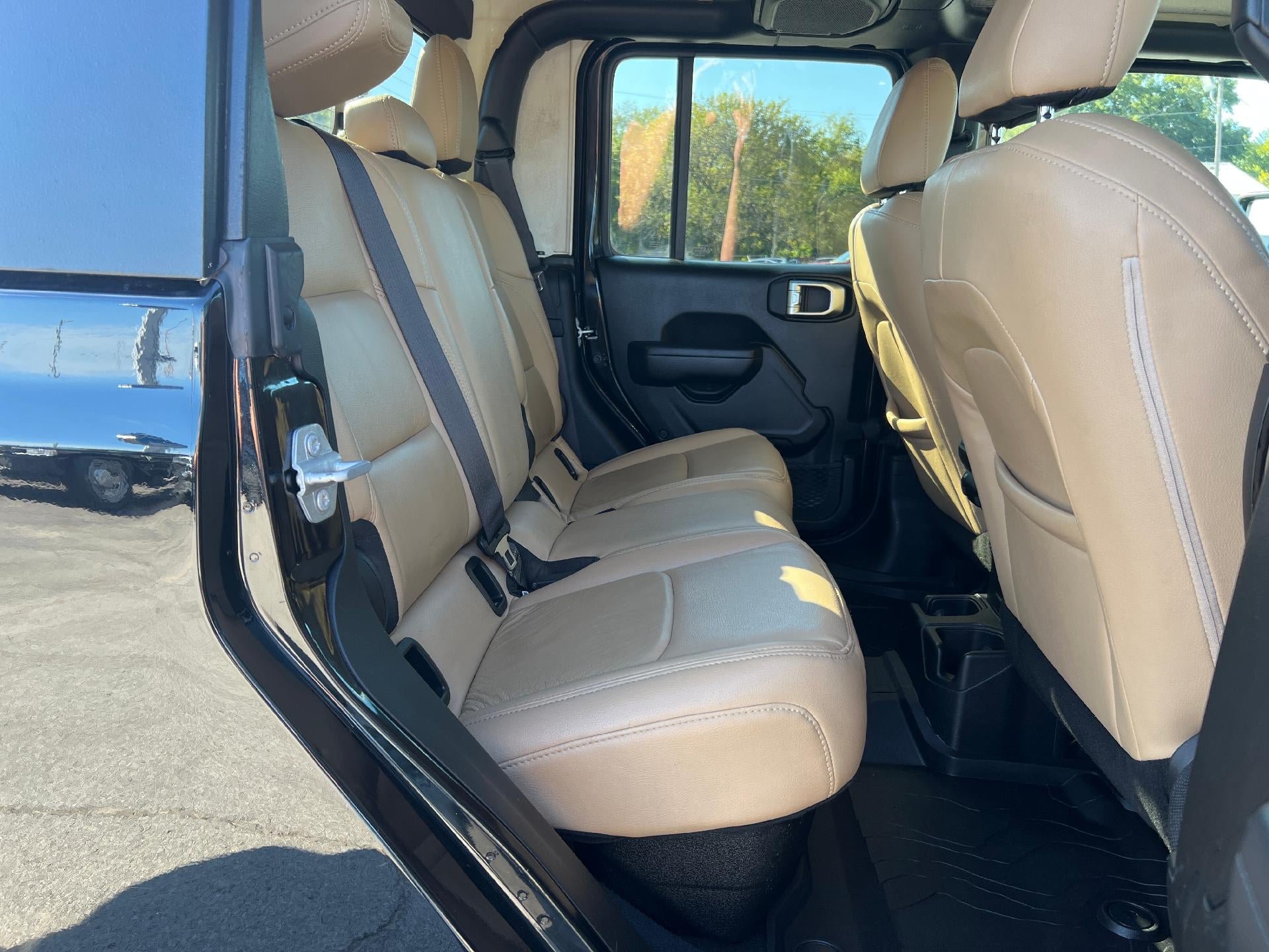 Used 2022 Jeep Gladiator Sport AWD/4WD image 10