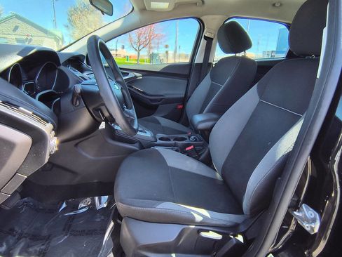 Used 2014 Ford Focus SE FWD image 10