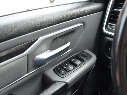 Used 2022 RAM 1500 Big Horn AWD/4WD image 9