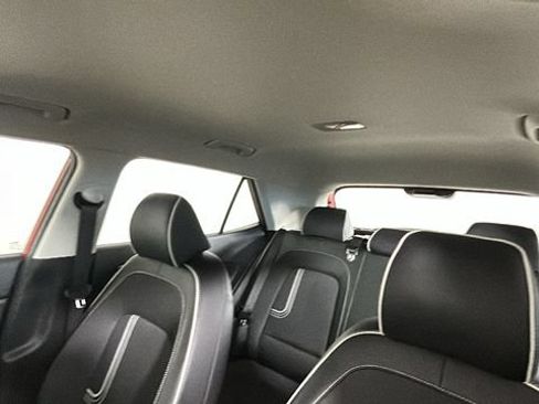 Used 2022 Hyundai Venue Limited w/ Cargo Package FWD image 13