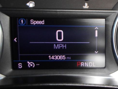 Used 2019 Chevrolet Equinox LT w/ Driver Convenience Package image 23