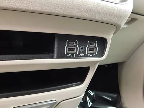 Used 2023 Chrysler Voyager LX FWD image 18