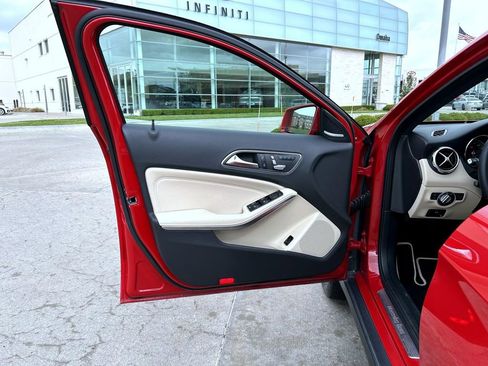 Used 2019 Mercedes-Benz GLA 250 4MATIC image 9