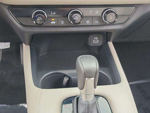 Used 2023 Honda HR-V LX image 22