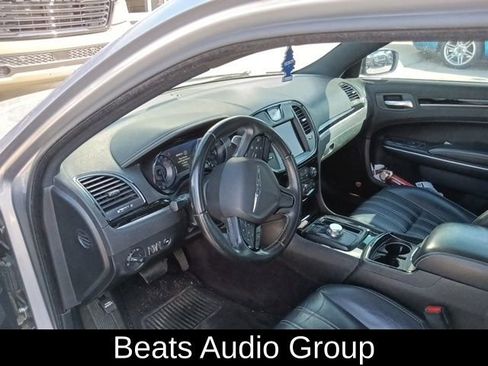 Used 2018 Chrysler 300 S w/ 300S Premium Group RWD image 5