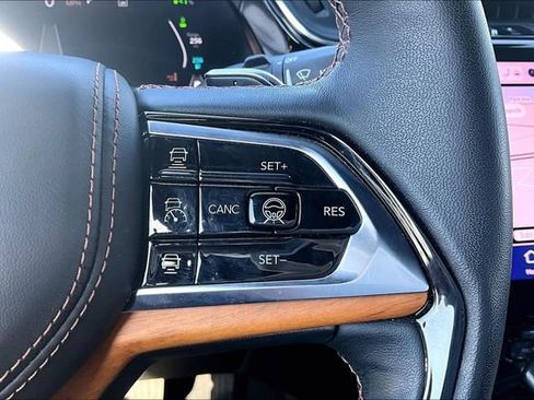 Used 2024 Jeep Grand Cherokee Summit AWD/4WD image 19