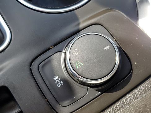 Used 2018 Chevrolet Traverse LT FWD image 29