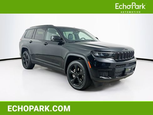 Used 2021 Jeep Grand Cherokee L Laredo image 1