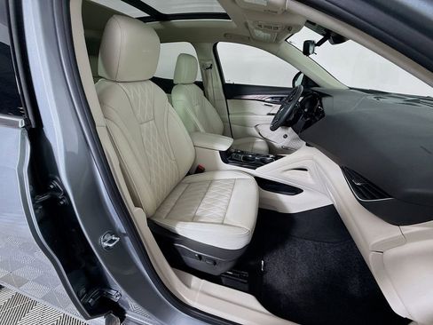 Used 2023 Buick Envision Avenir AWD/4WD image 30