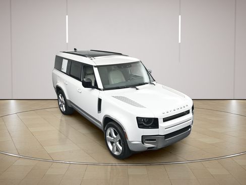 Used 2023 Land Rover Defender 130 First Edition AWD/4WD image 37