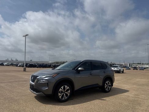 Certified 2023 Nissan Rogue SV w/ SV Premium B Package FWD image 10
