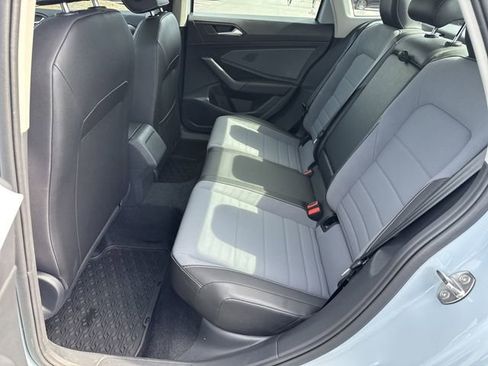 Used 2025 Volkswagen Jetta SE FWD image 20