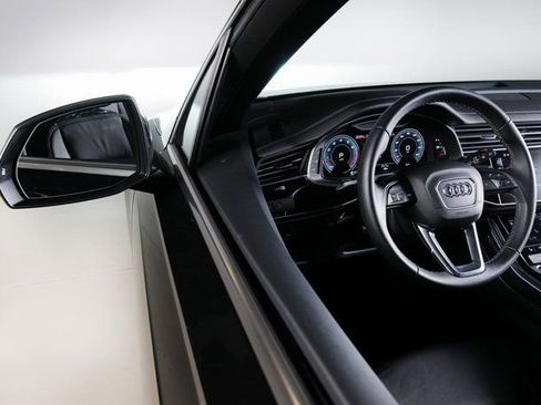 Certified 2025 Audi Q7 3.0T Premium w/ Convenience Package image 25