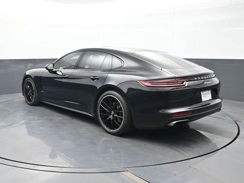 Certified 2020 Porsche Panamera image 3
