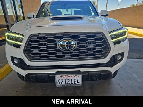 Used 2023 Toyota Tacoma TRD Sport w/ Technology Package RWD image 3