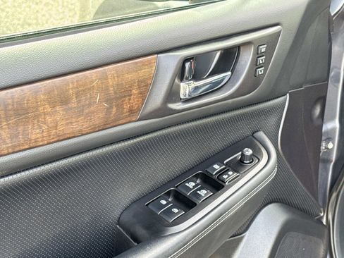 Used 2017 Subaru Outback 3.6R Limited image 20