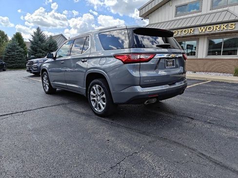 Used 2019 Chevrolet Traverse Premier w/ Driver Confidence II Package FWD image 3