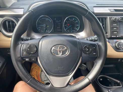 Used 2016 Toyota RAV4 XLE AWD/4WD image 16