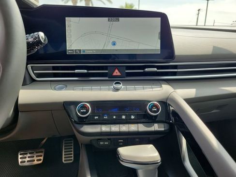 Certified 2025 Hyundai Elantra SEL FWD image 14