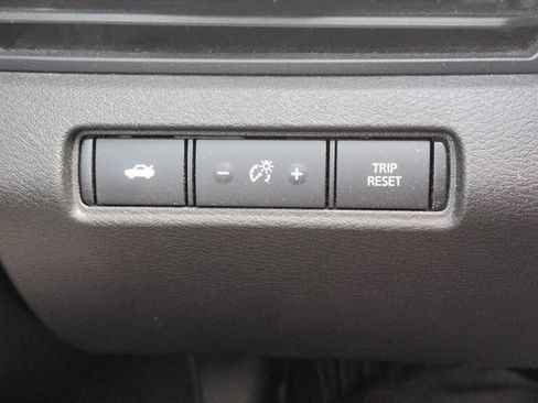 Used 2024 Nissan Altima 2.5 SV FWD image 20