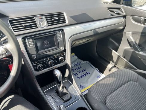 Used 2016 Volkswagen Passat 1.8T S FWD image 12