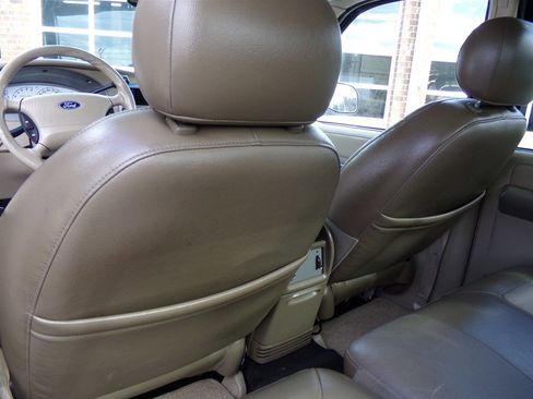 Used 2004 Ford Explorer Sport Trac 4x4 image 24