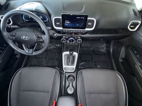 Used 2024 Hyundai Venue Limited FWD image 24
