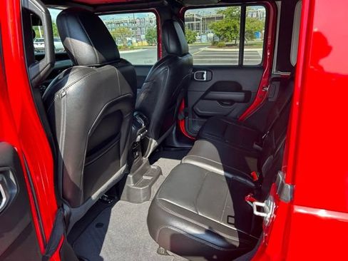 Used 2021 Jeep Wrangler Unlimited Sahara AWD/4WD image 10