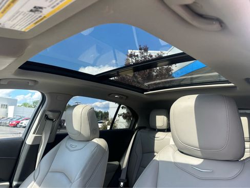 Used 2020 Cadillac XT4 Premium Luxury w/ Technology Package AWD/4WD image 11