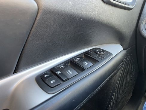 Used 2020 Dodge Journey SE w/ SE Popular Equipment Group image 12