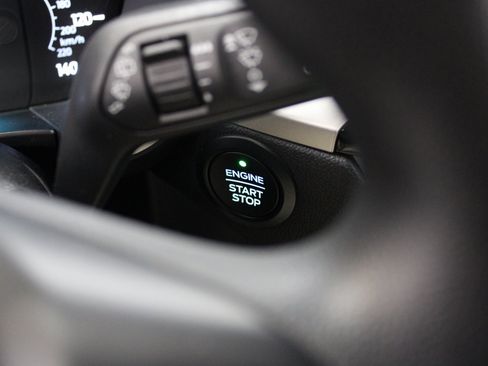 Used 2020 Ford Escape SE image 34