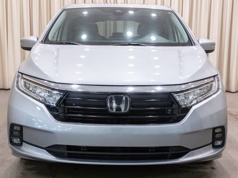 Used 2024 Honda Odyssey EX-L image 3