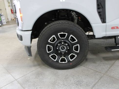 Used 2026 Ford F250 Platinum AWD/4WD image 40
