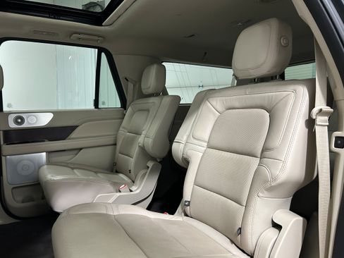 Used 2020 Lincoln Navigator L Reserve w/ Luxury Package AWD/4WD image 30