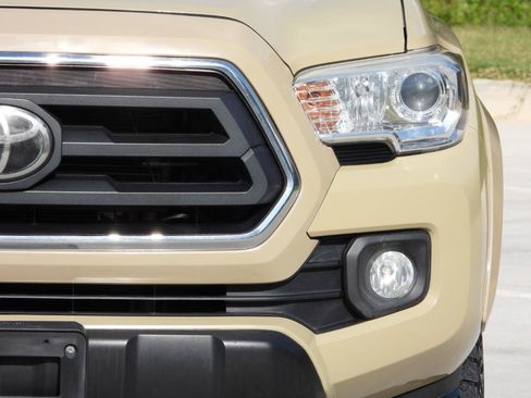Used 2020 Toyota Tacoma SR5 w/ Technology Package AWD/4WD image 43