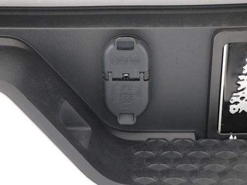 Used 2024 GMC Canyon Elevation w/ Trailering Package image 16