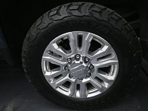 Used 2020 GMC Sierra 3500 Denali w/ Denali Ultimate Package AWD/4WD image 11