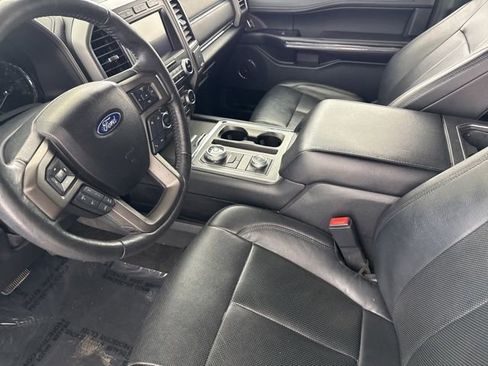 Used 2018 Ford Expedition Max XLT w/ Equipment Group 202A AWD/4WD image 22