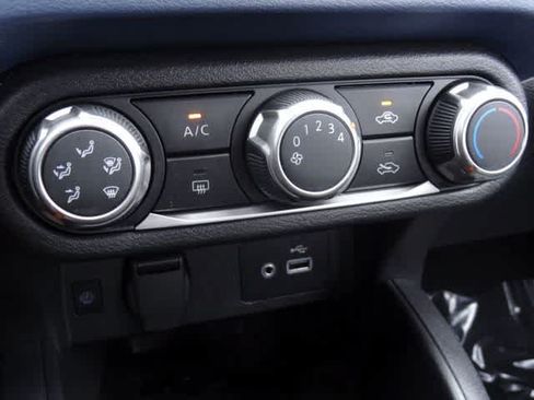 Used 2025 Nissan Versa SV FWD image 23